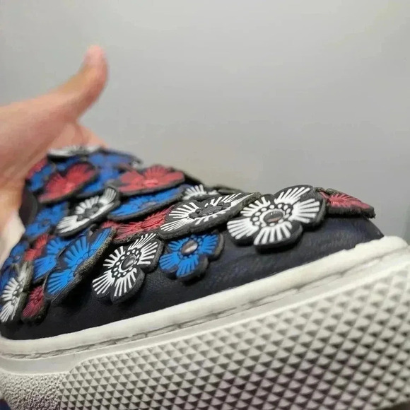 Woman COACH Chack Blue & Red Flower Embellished 3D Leather 8.5 Flats Cream Black - Picture 13 of 13